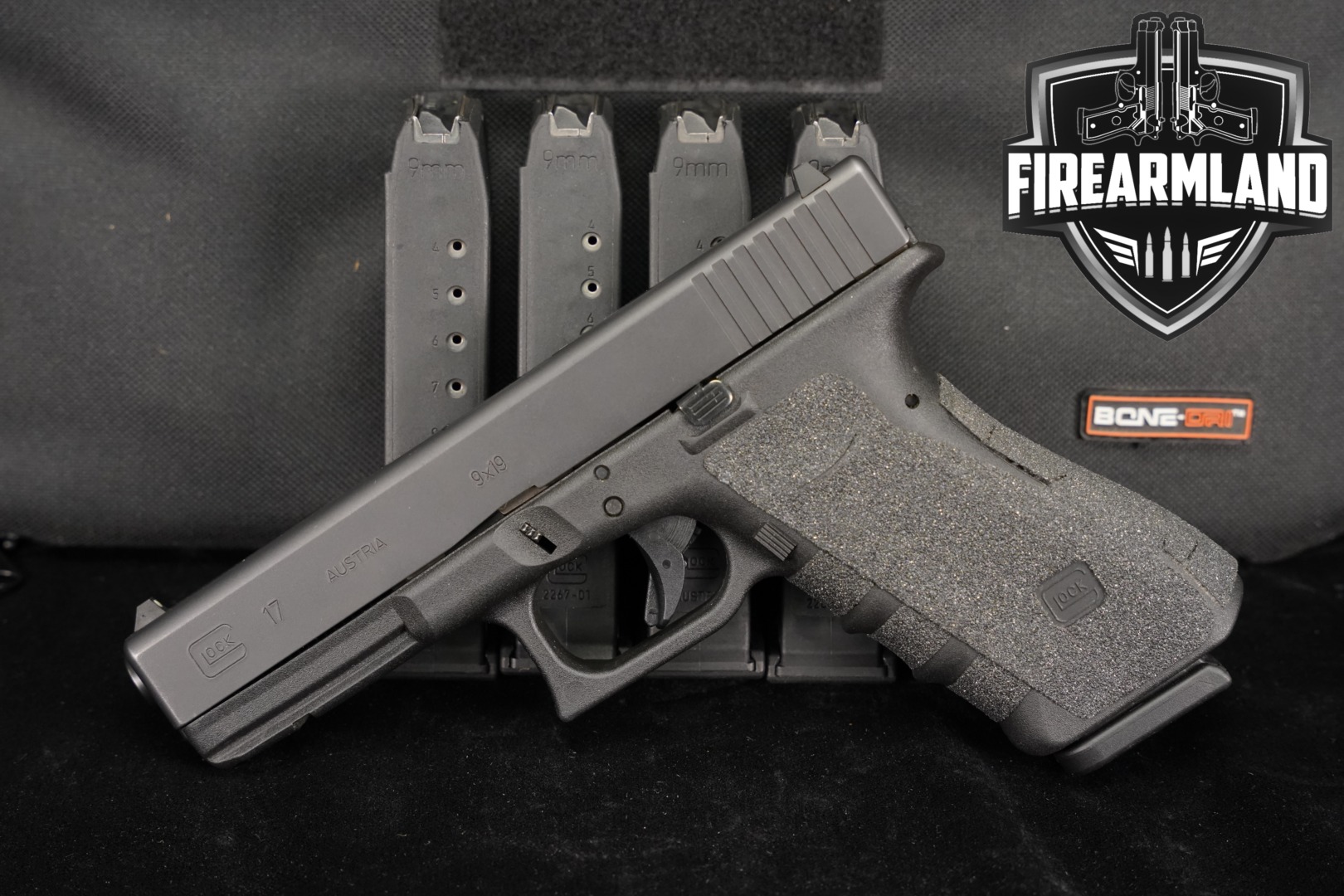Glock G17 Gen 3 9mm Luger Black in Very Good Condition Thumbnail