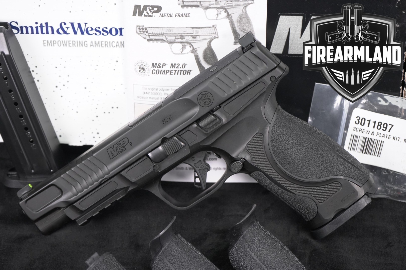 Smith & Wesson (S&W) M&P9 M2.0, Metal HD, No Thumb Safety 9mm Luger Black in Excellent Condition Thumbnail
