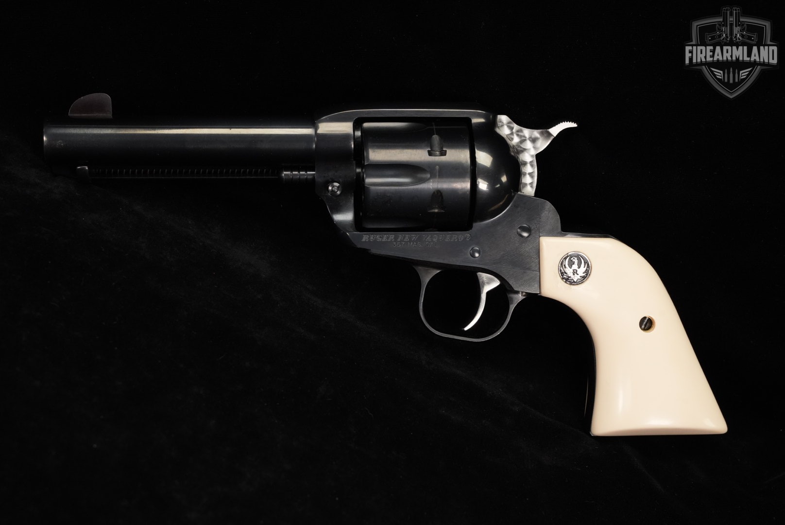Ruger New Vaquero 357 Magnum 4.5" Blued +ORIG BOX-img-4