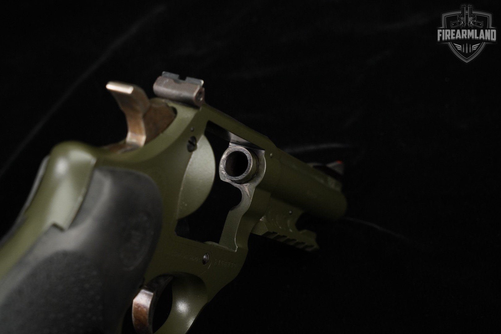Astra Model 357 Magnum 4" Two-Tone Green & Black DA/SA M357-img-12