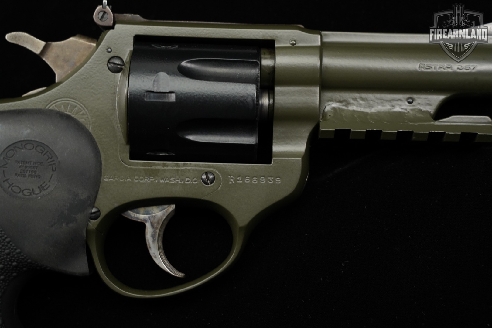 Astra Model 357 Magnum 4" Two-Tone Green & Black DA/SA M357-img-15