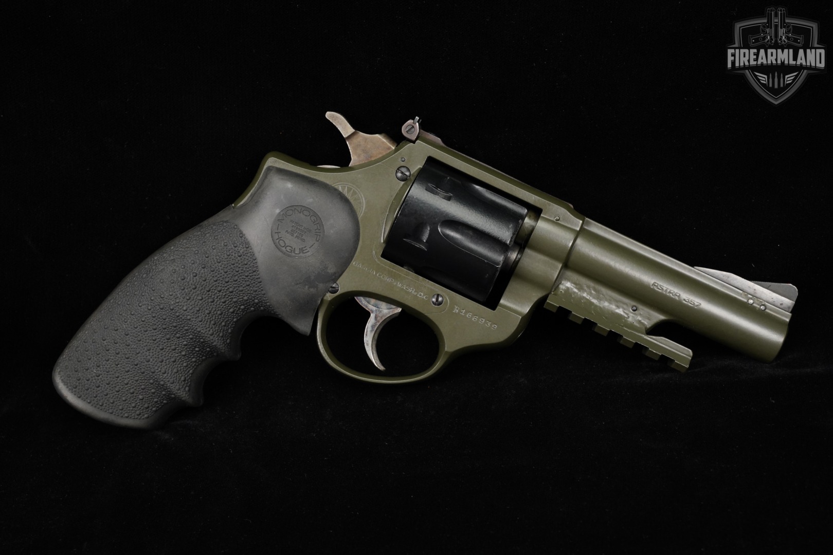 Astra Model 357 Magnum 4" Two-Tone Green & Black DA/SA M357-img-2