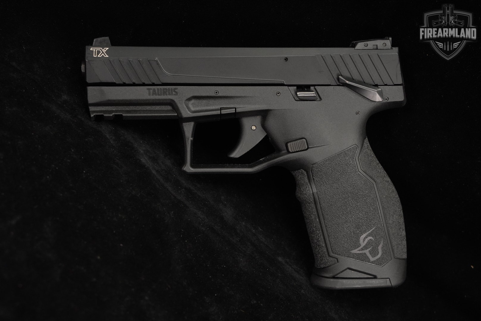 Taurus TX22 22LR 4" TX 22 THREADED +2 MAGS & ORIG BOX-img-4