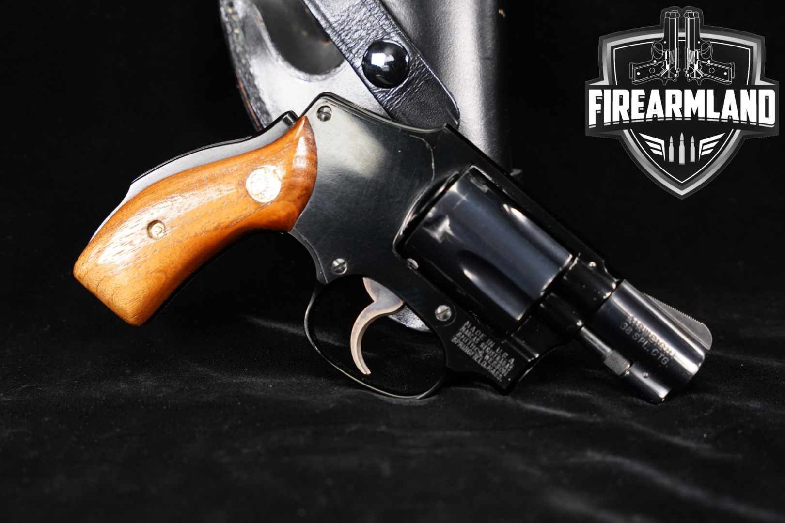 1972-1973 Smith & Wesson (S&W) Model 42 Airweight Centennial .38 Spl. Black in Good Condition Thumbnail