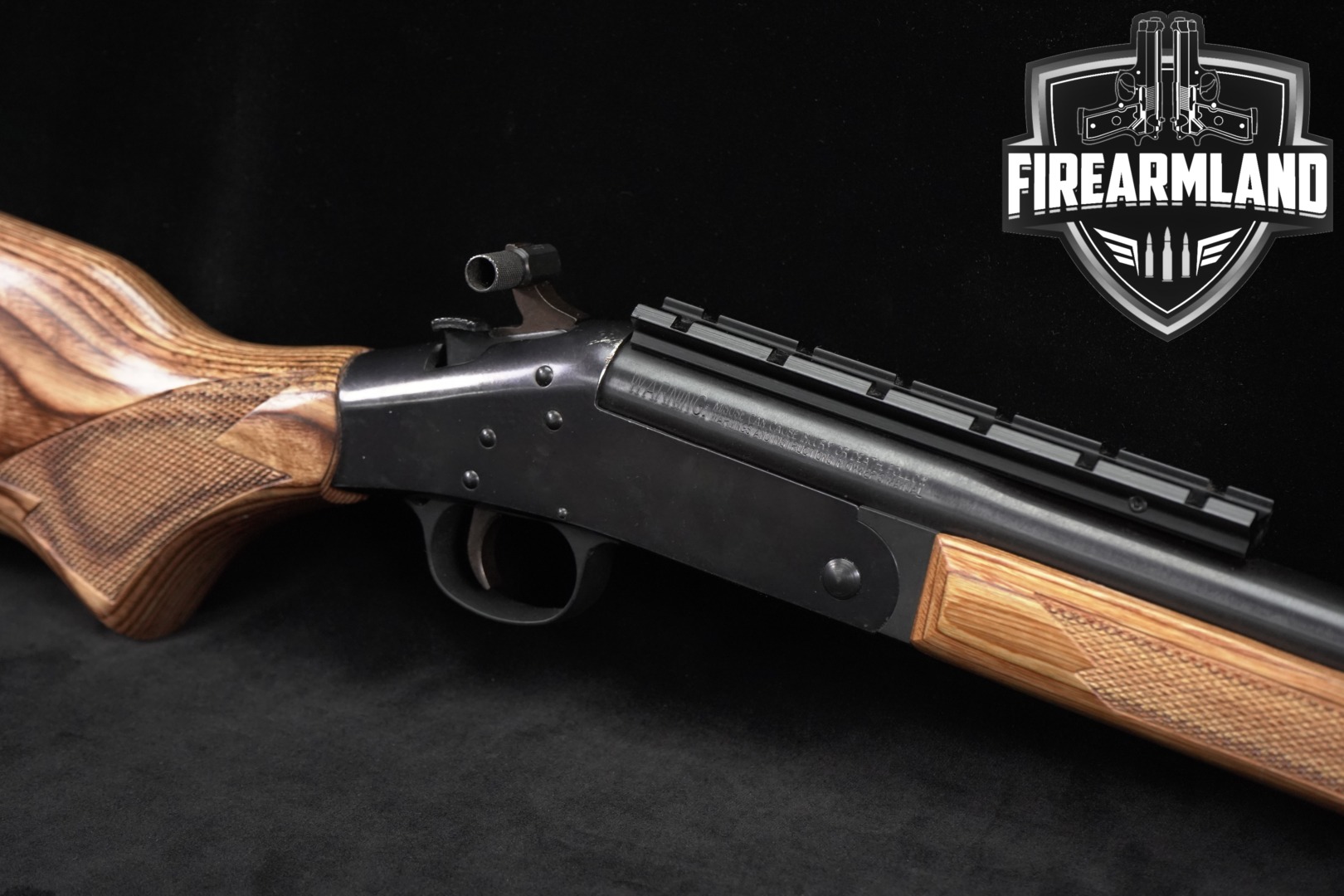 2004 Harrington & Richardson (H&R) Ultra Rifle .30-06 Blued & Laminated Hardwood in Good Condition Thumbnail