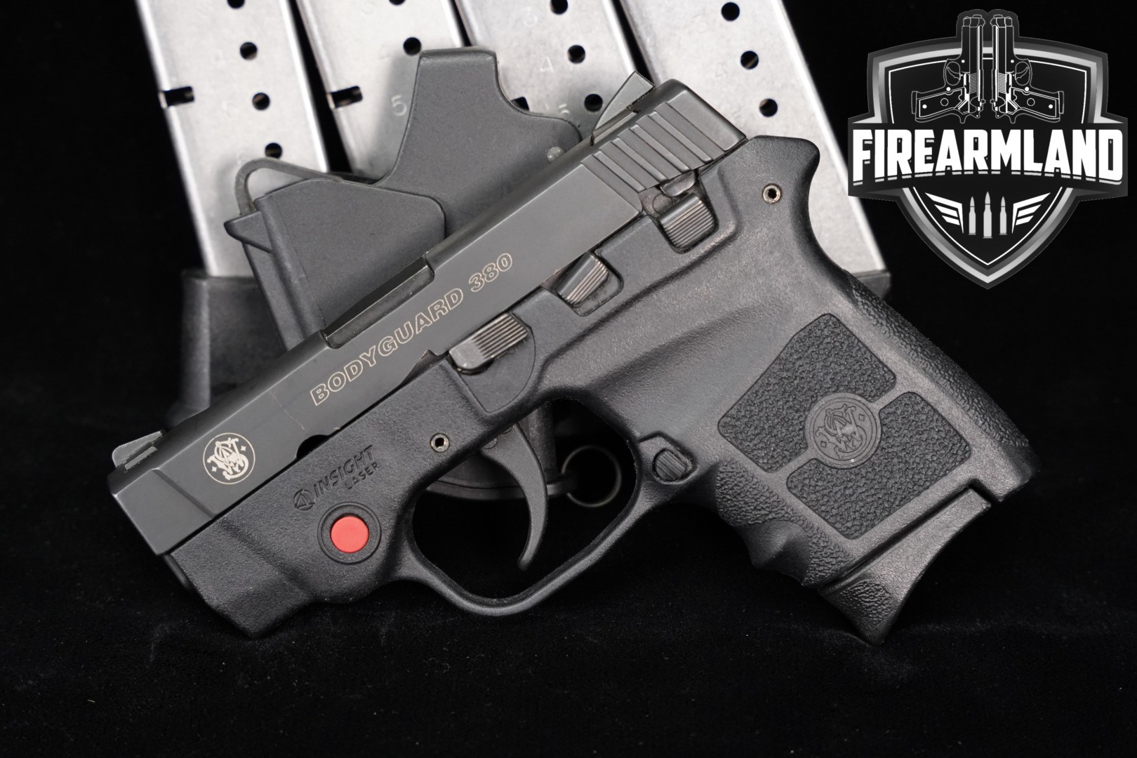 Smith & Wesson (S&W) Bodyguard 380 Integrated Insight Laser .380 ACP Black in Very Good Condition Thumbnail