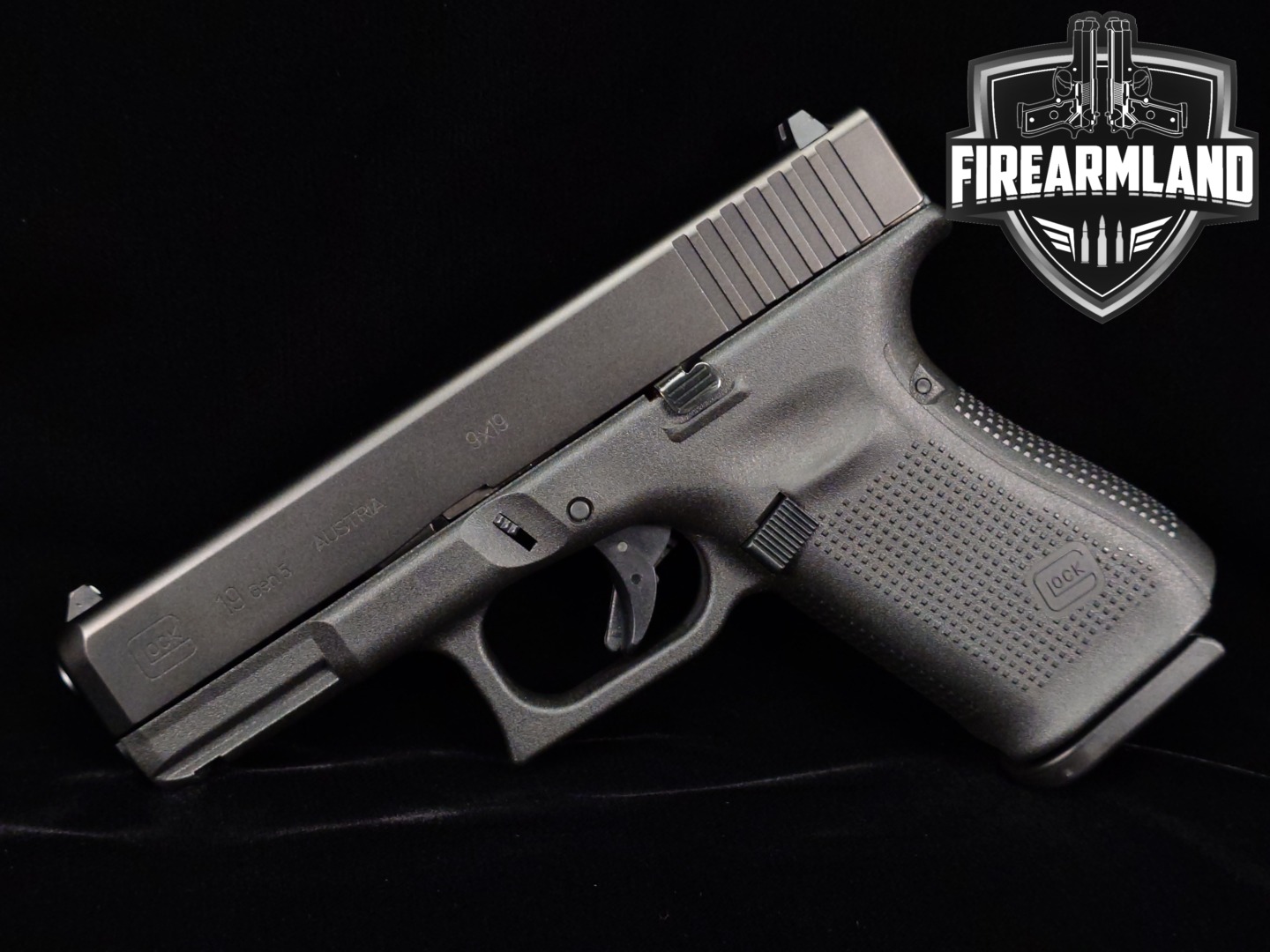 Glock G19 Gen5 9mm Luger Black in Excellent Condition Thumbnail