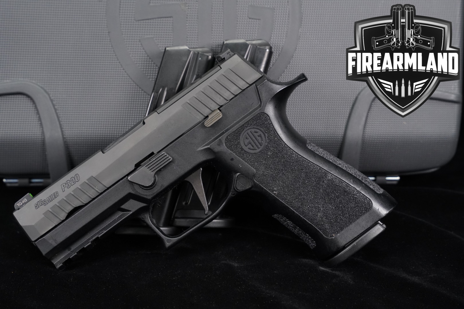 Sig Sauer P320 Carry Pro 9mm Luger Black in Very Good Condition Thumbnail