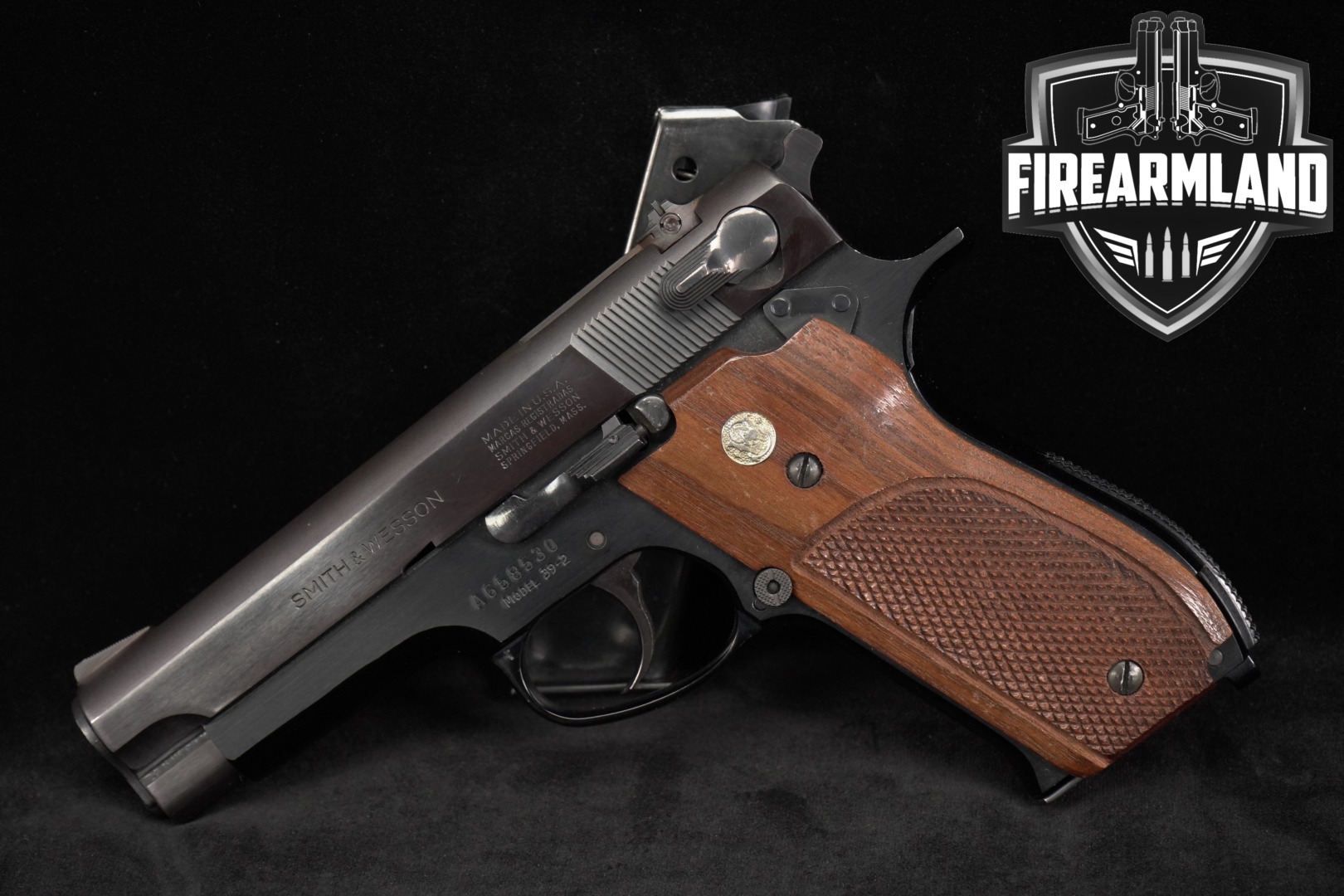 1981 Smith & Wesson (S&W) Model 39-2 9mm Luger Two-Tone Blued & Black in Very Good Condition Thumbnail