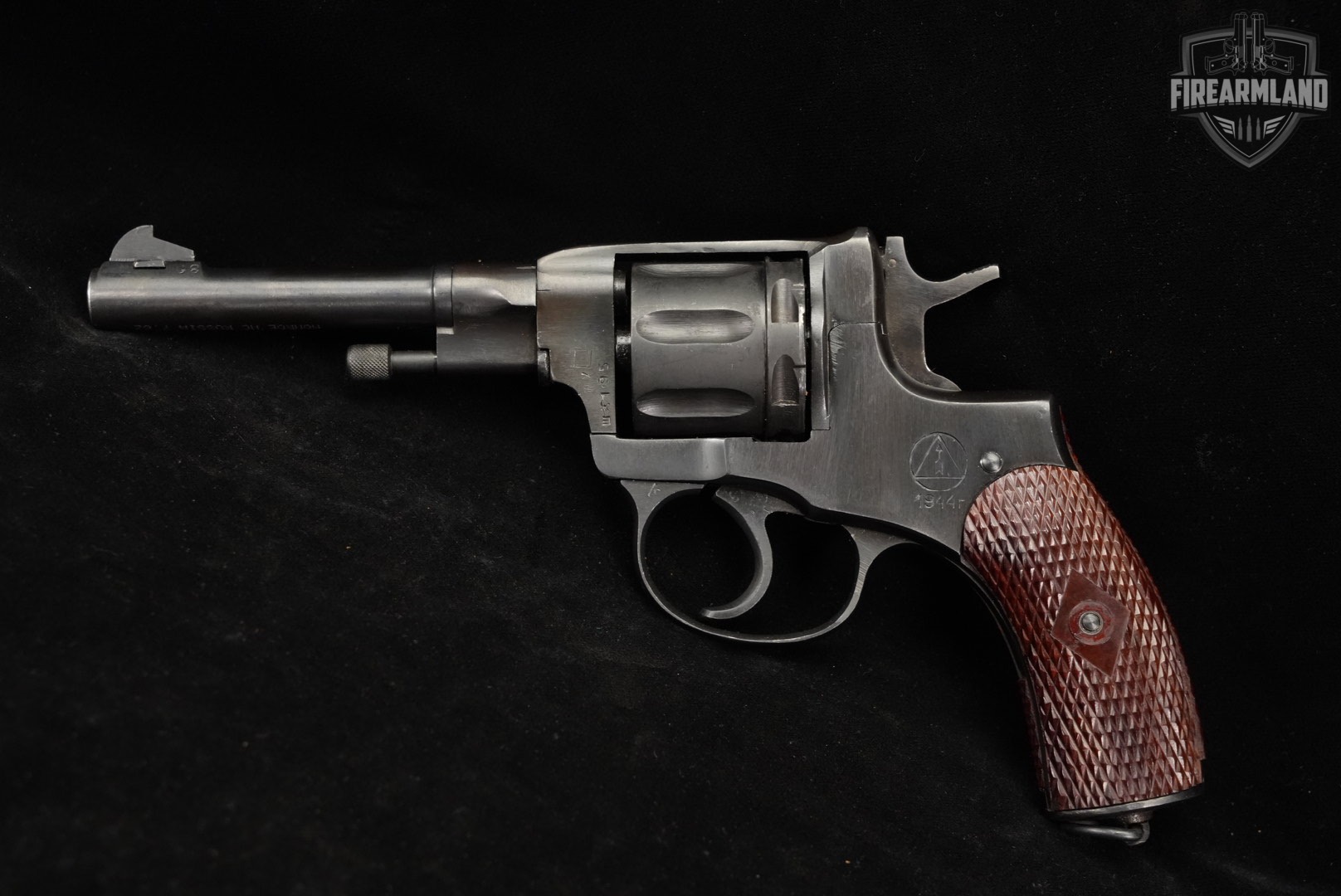 WWII 1944 Izhevsk Arsenal Nagant Model 1895 Double-Action Officer's 7.62-img-4
