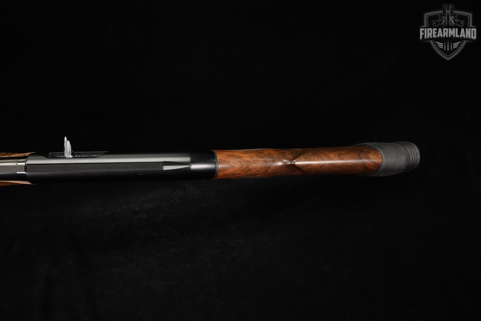 Benelli Montefeltro 12-Gauge 26" Black & Walnut Inertia-Driven-img-11