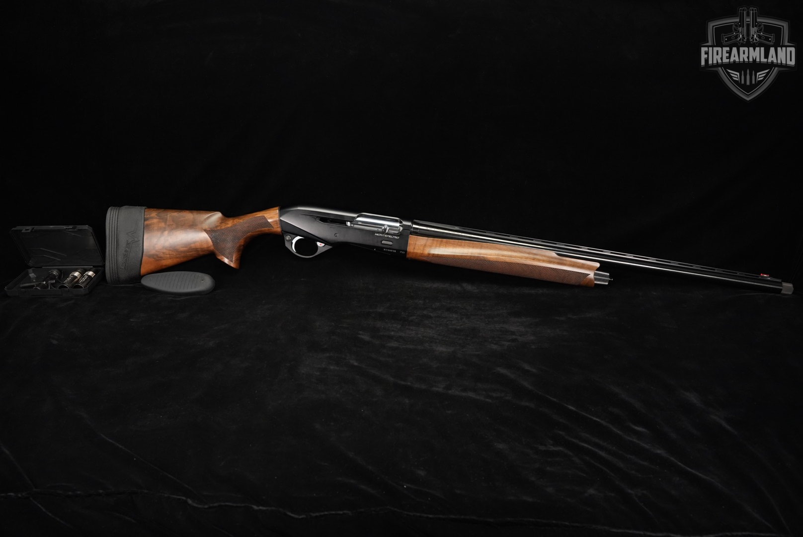 Benelli Montefeltro 12-Gauge 26" Black & Walnut Inertia-Driven-img-3