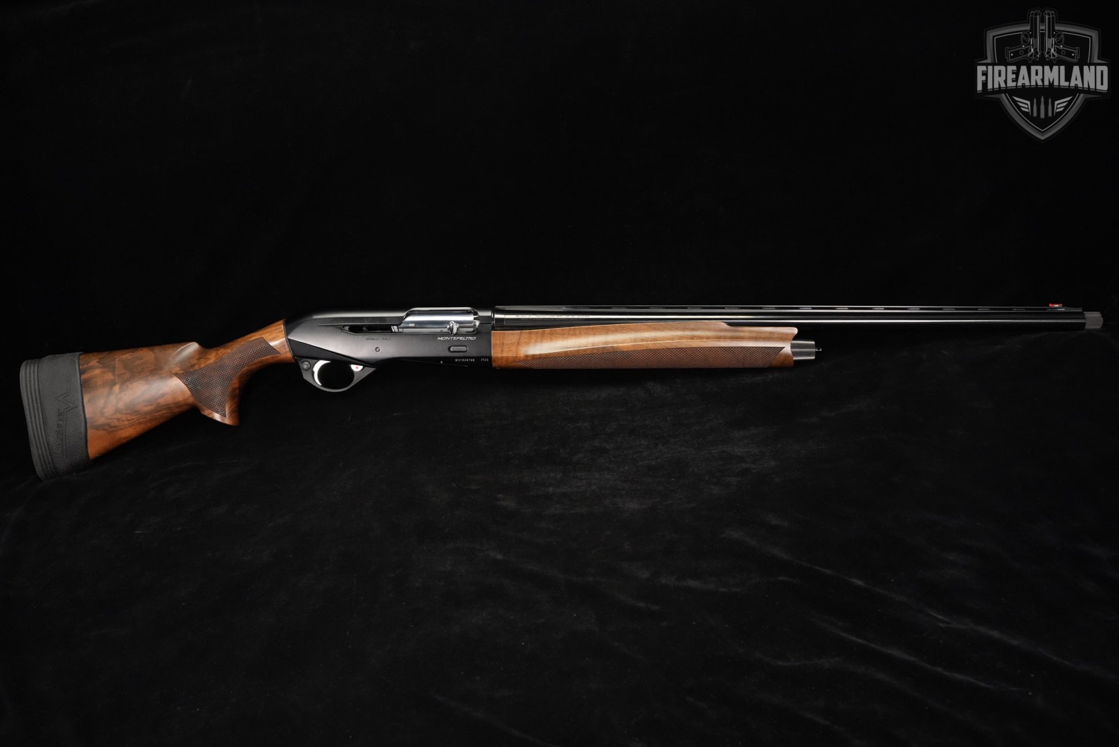 Benelli Montefeltro 12-Gauge 26" Black & Walnut Inertia-Driven-img-4