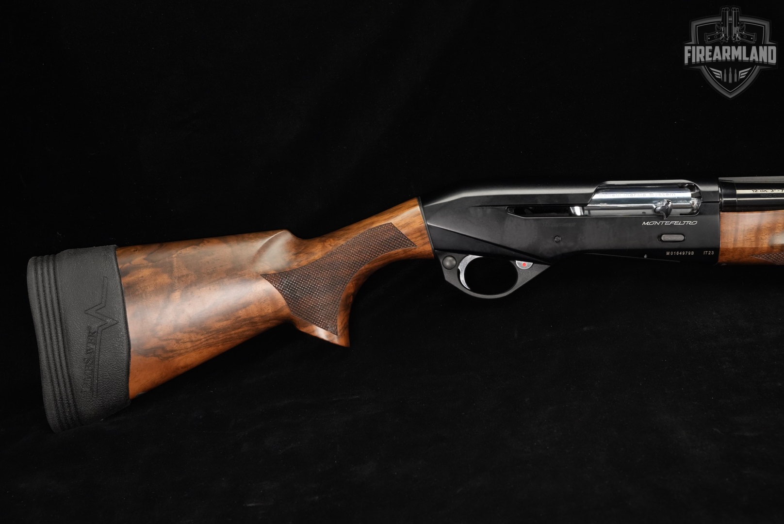 Benelli Montefeltro 12-Gauge 26" Black & Walnut Inertia-Driven-img-5