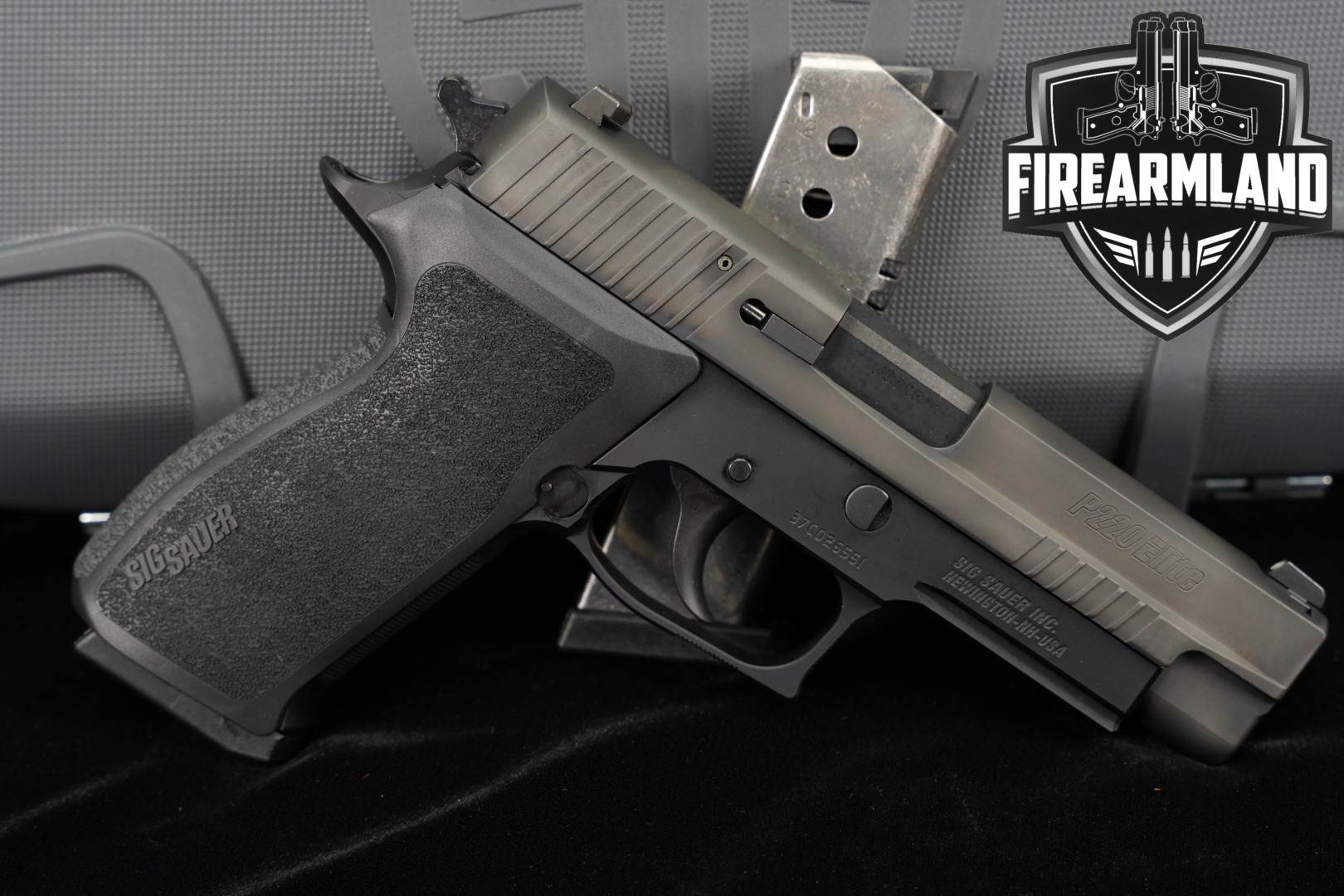Sig Sauer P220 Elite .45 ACP Two-Tone Stainless in Excellent Condition Thumbnail