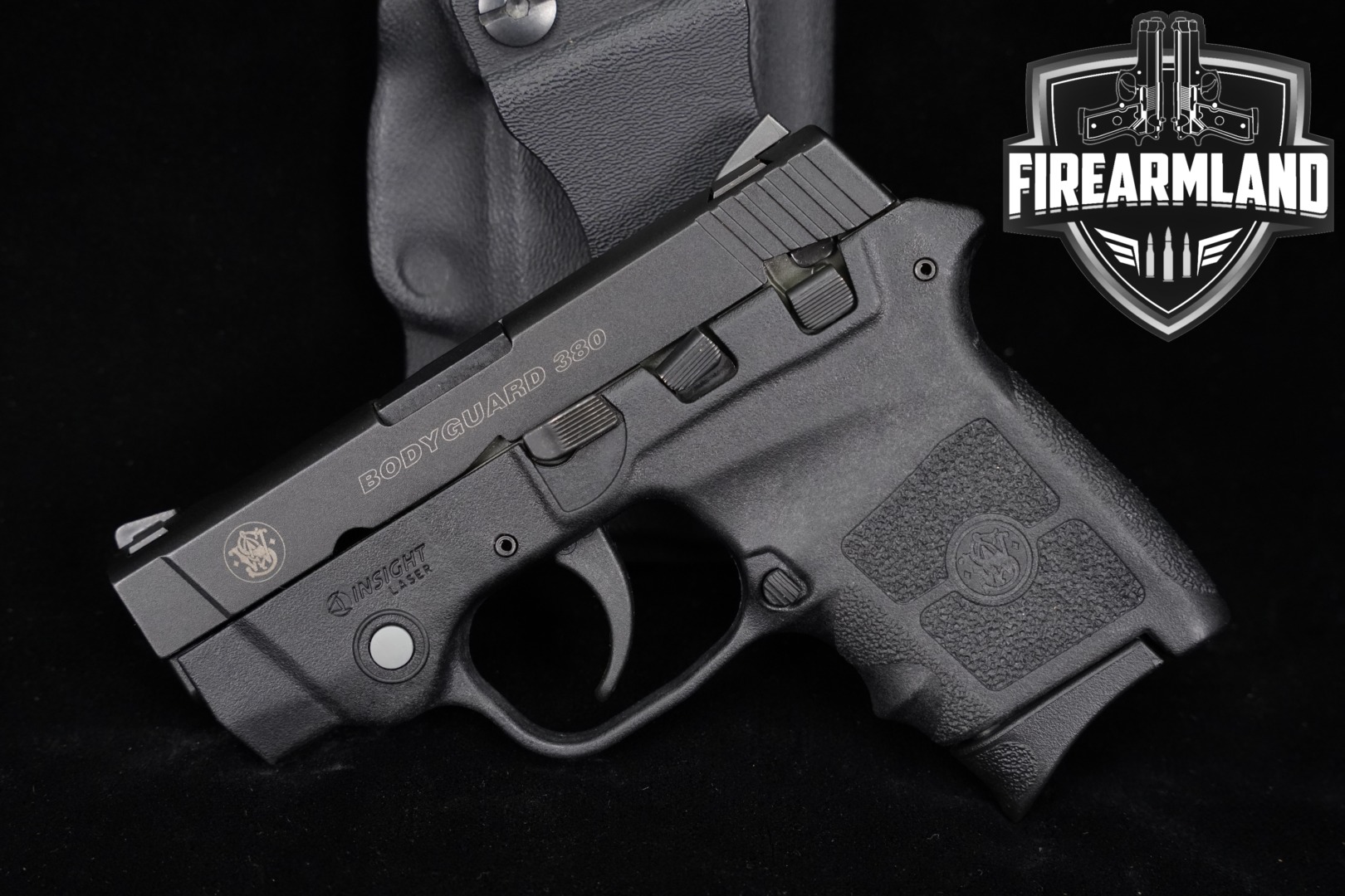 Smith & Wesson (S&W) Bodyguard 380 Integrated Insight Laser .380 ACP Black in Very Good Condition Thumbnail