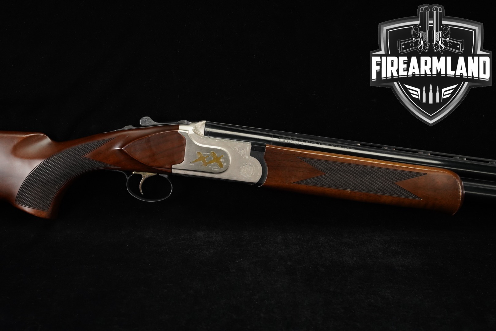 Mossberg International Silver Reserve Field 12 Gauge Blued & Walnut in Good Condition Thumbnail