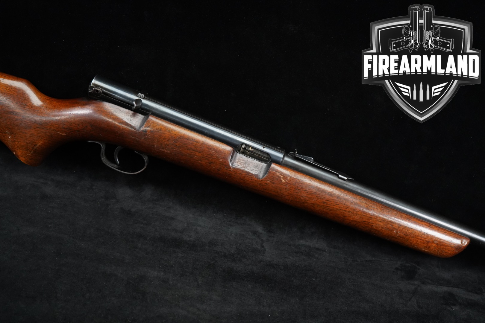 Winchester Repeating Arms Model 74 .22 LR Blued & Walnut in Good Condition Thumbnail