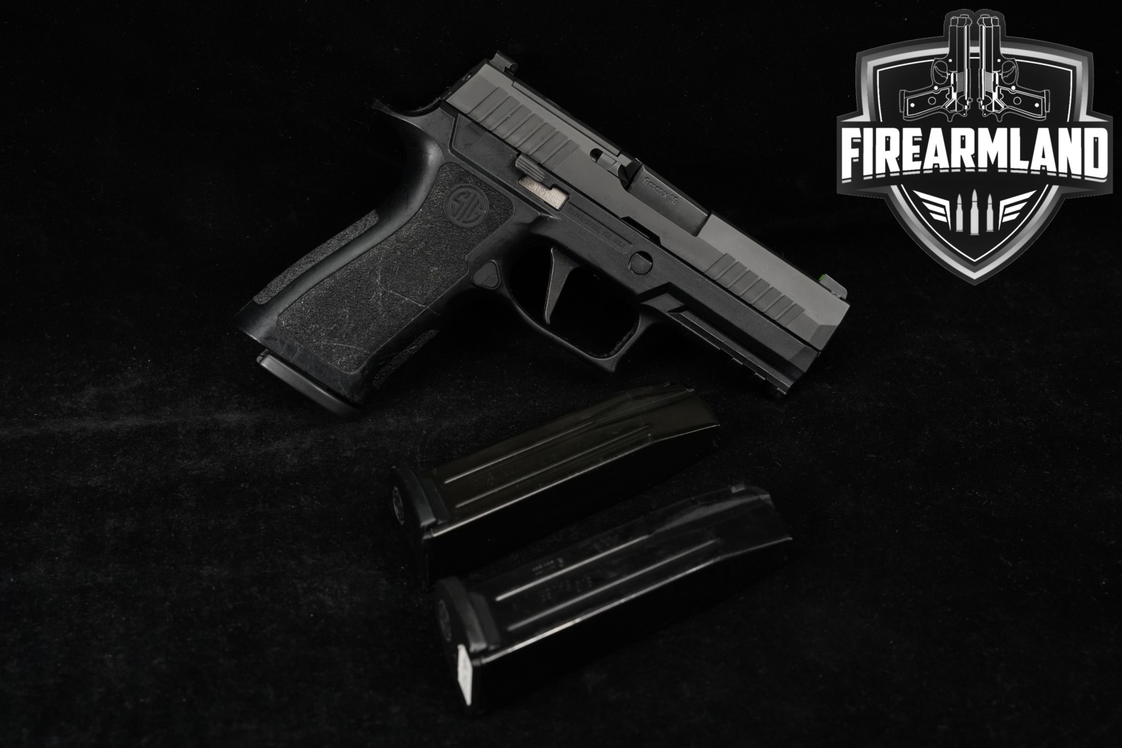 Sig Sauer P320 Carry 9mm Luger Black in Good Condition Thumbnail
