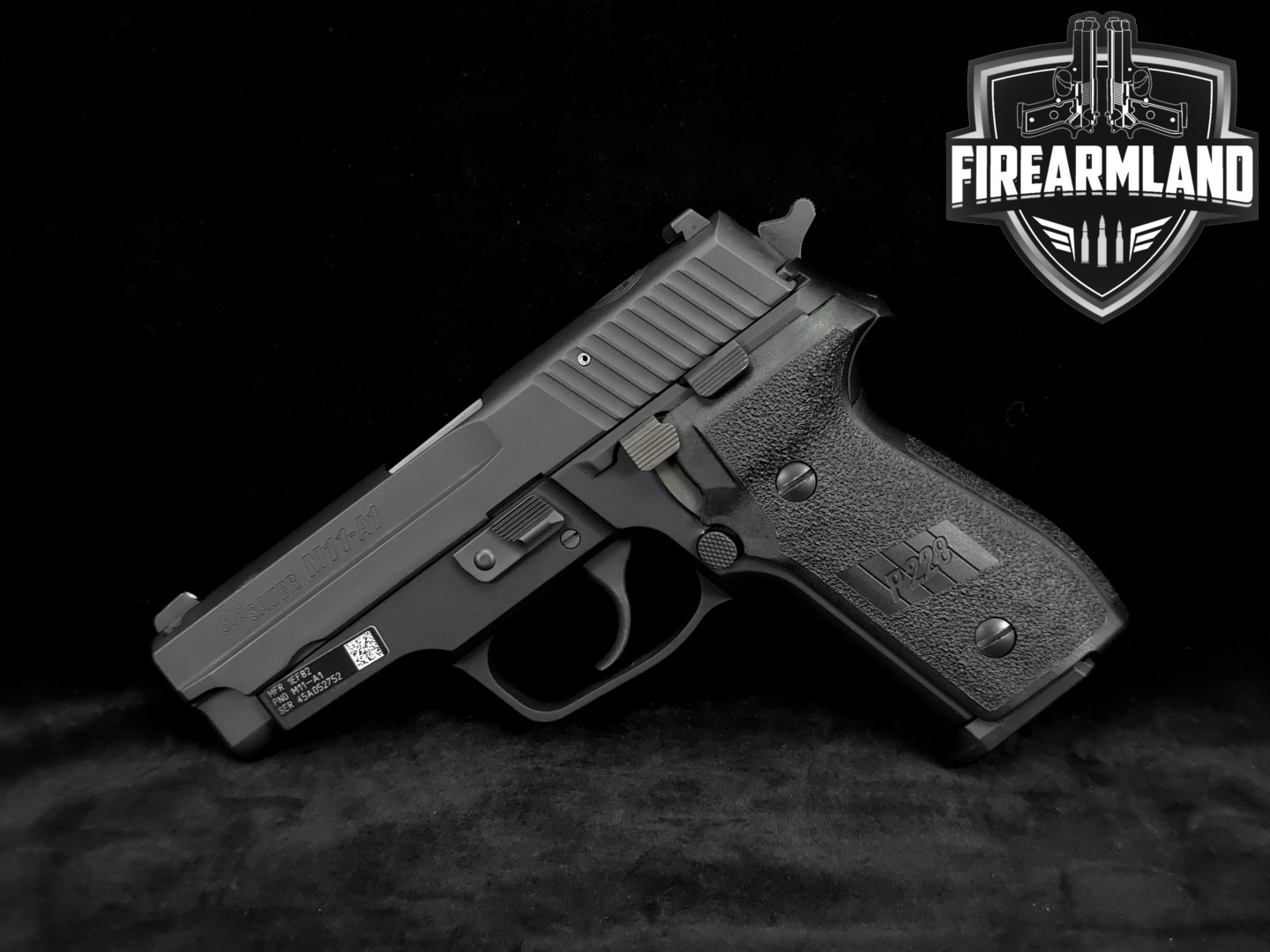 Sig Sauer M11-A1 9mm Luger Black in Very Good Condition Thumbnail