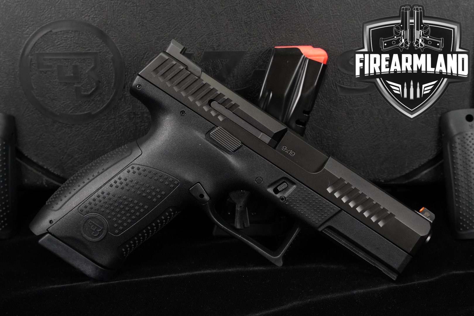 CZ P-10 C 9mm 4" P10C 10C P10 +2 MAGS & ORIG CASE-img-0