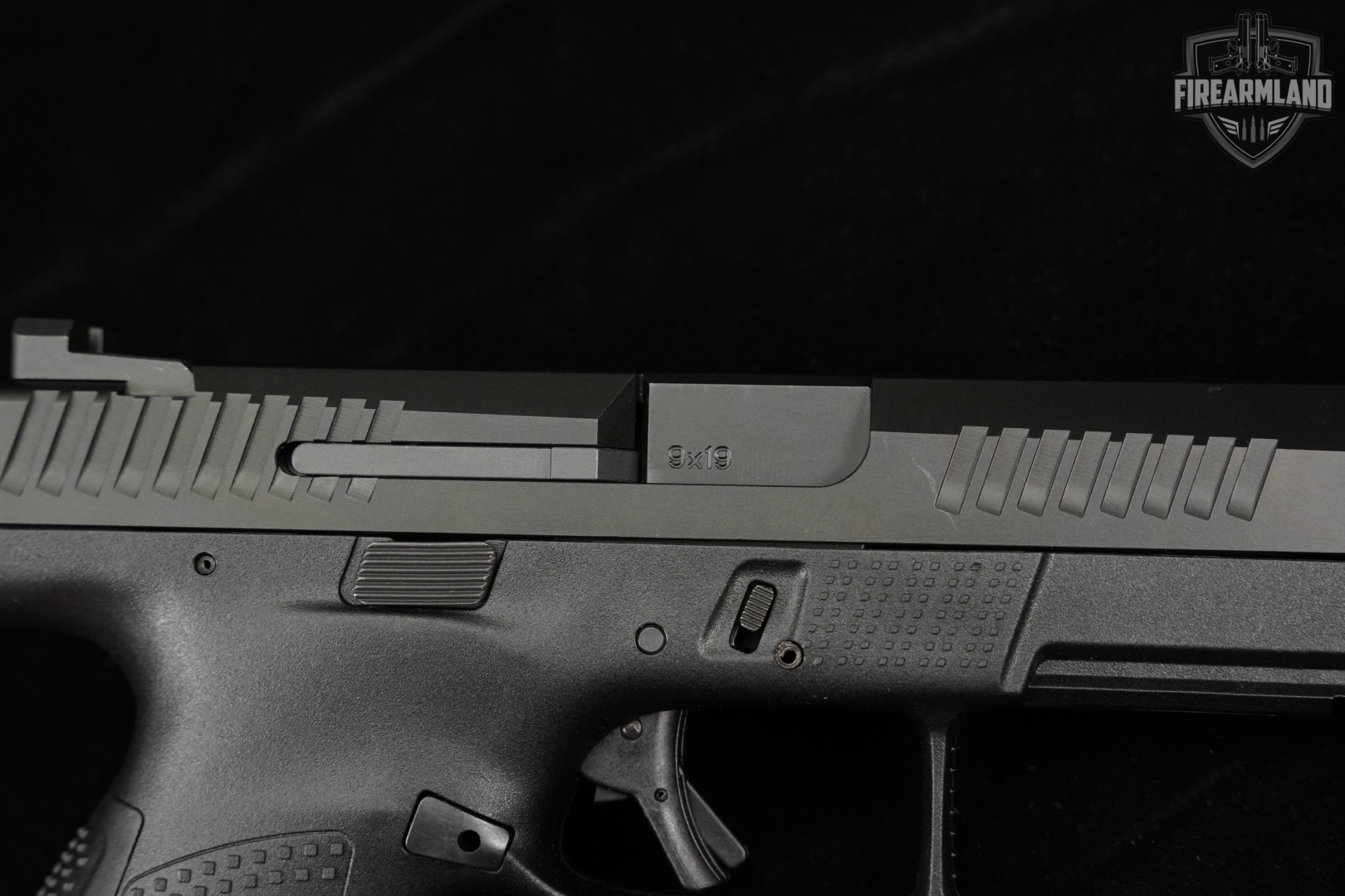 CZ P-10 C 9mm 4" P10C 10C P10 +2 MAGS & ORIG CASE-img-14