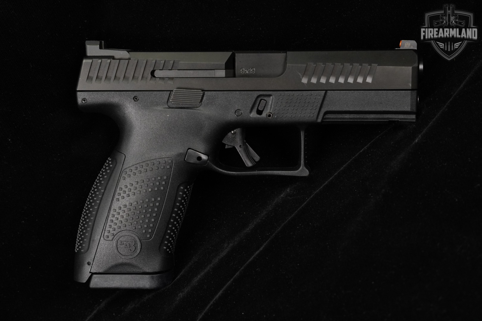 CZ P-10 C 9mm 4" P10C 10C P10 +2 MAGS & ORIG CASE-img-3