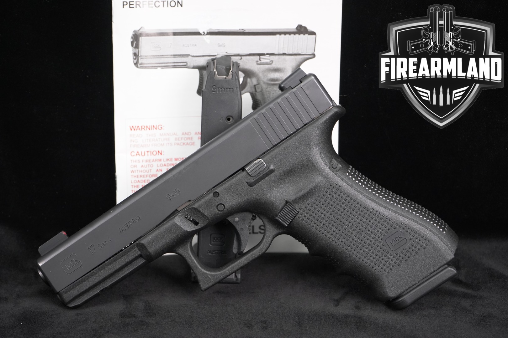 Glock 17 Gen 4 9mm Luger Black in Very Good Condition Thumbnail