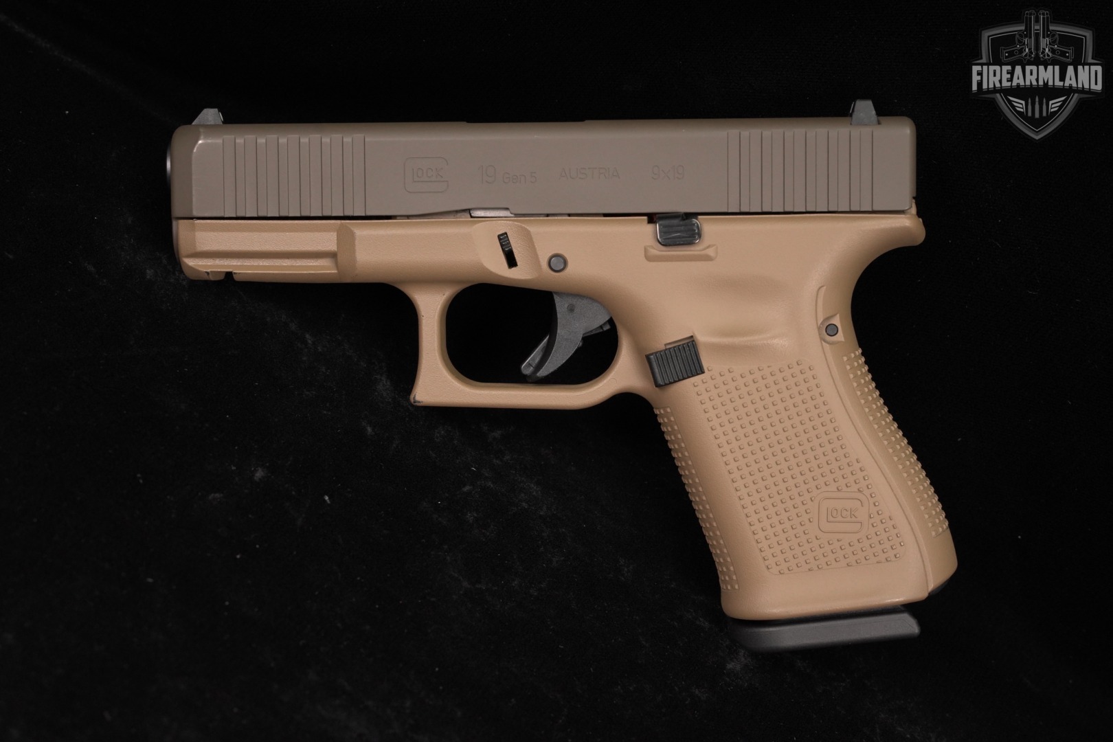 Glock 19 Gen5 G19 Gen 5 Apollo Custom 9mm 4.02 FDE +3 MAGS & ORIG CASE-img-3