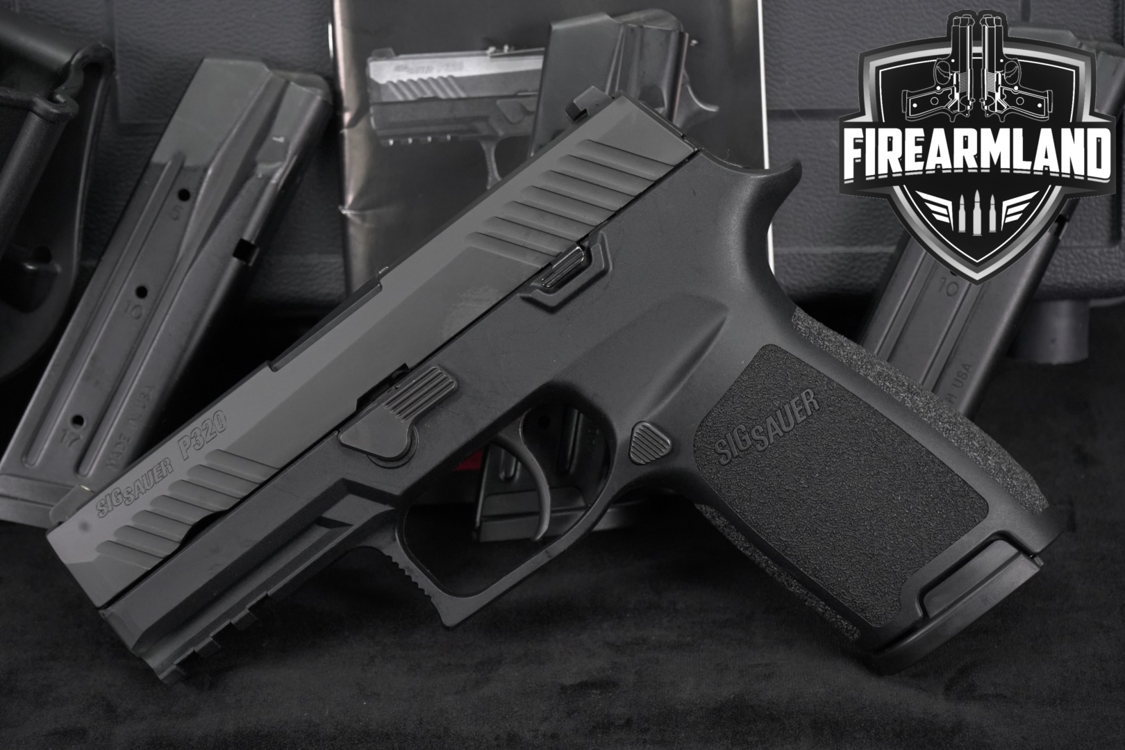 Sig Sauer P320 Carry 9mm Luger Black in Very Good Condition Thumbnail