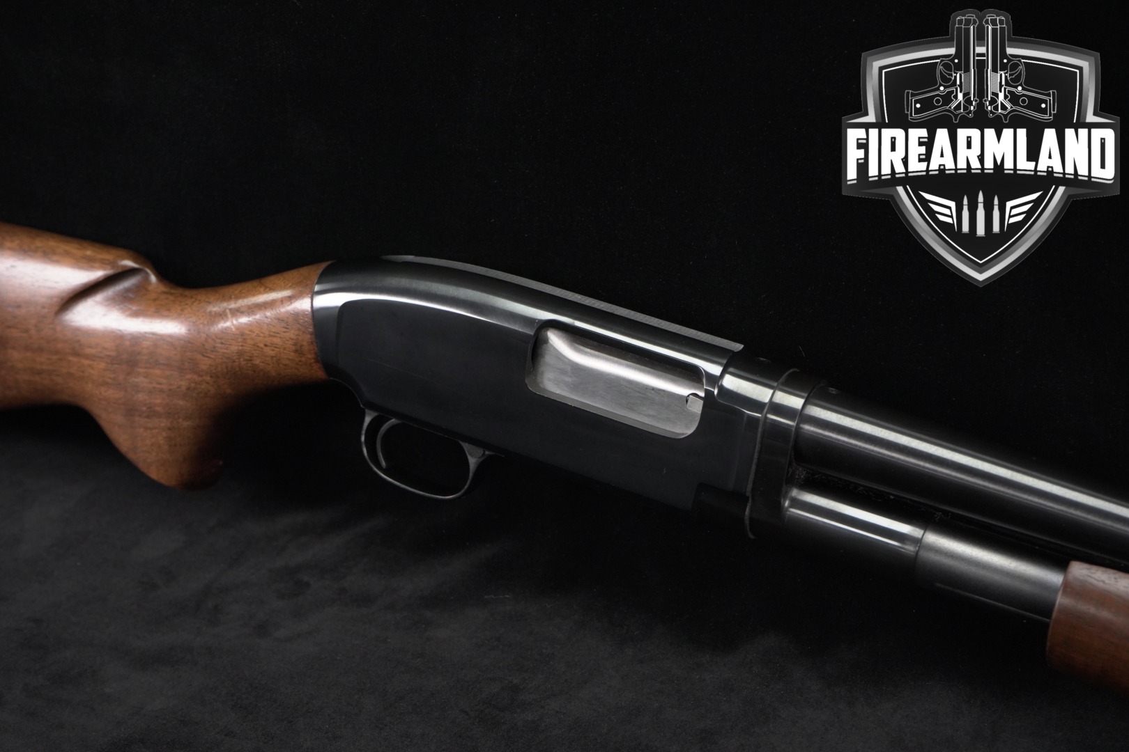 1959 Winchester Repeating Arms Model 12 16 Gauge Blued & Walnut in Excellent Condition Thumbnail