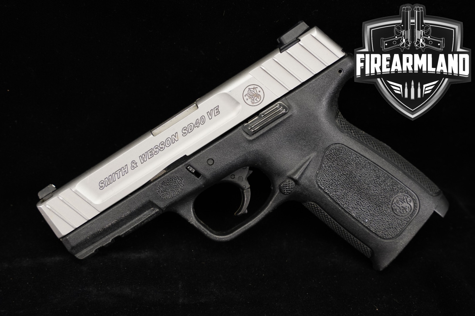 Smith & Wesson (S&W) SD40 VE .40 S&W Two-Tone Stainless in Good Condition Thumbnail