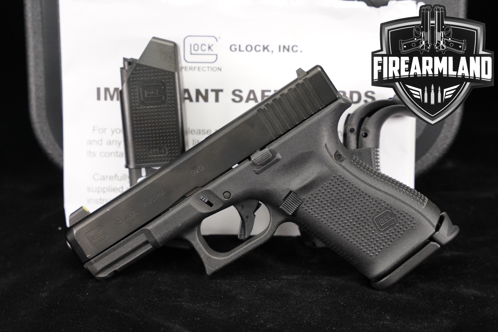 Glock G19 Gen5 9mm Luger Black in Very Good Condition Thumbnail