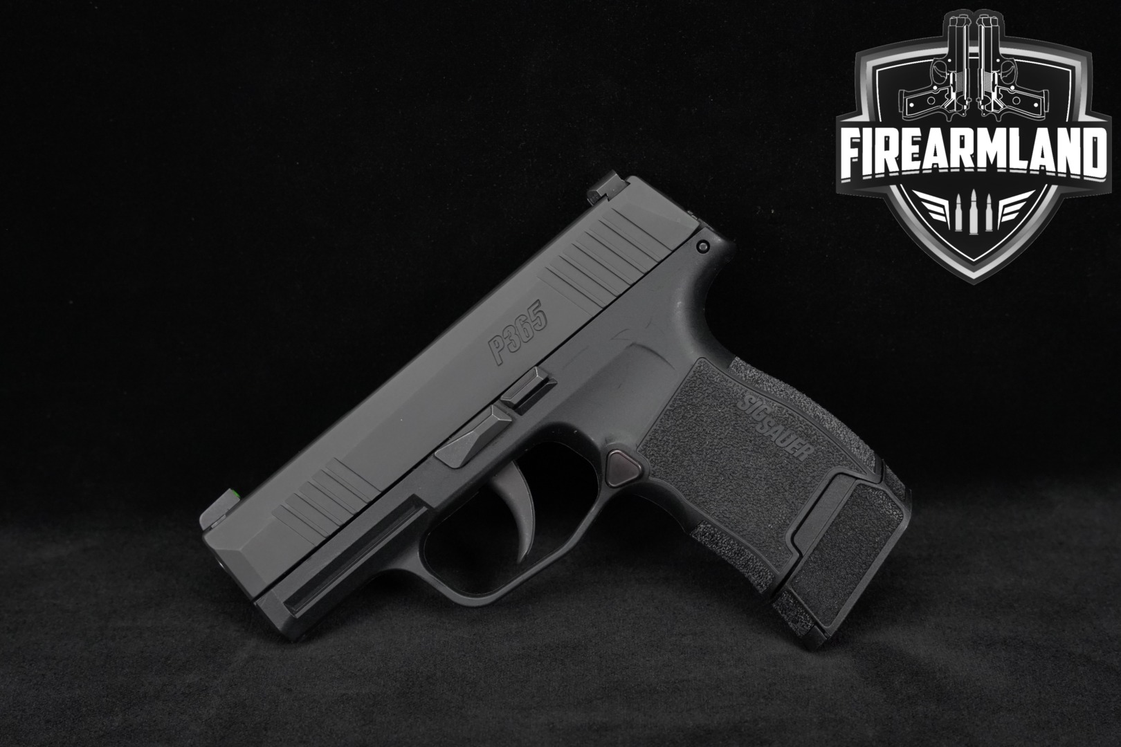 Sig Sauer P365 TacPac 9mm Luger Black in Very Good Condition Thumbnail