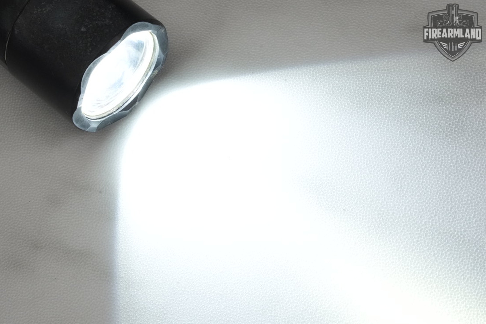 SureFire X300 Ultra X300U-A 1000 Lumens & 11,300 Candela Weapon Light X-300-img-6