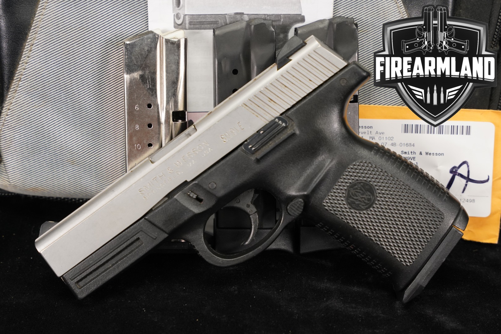 Smith & Wesson (S&W) SW9VE Sigma 9mm Luger Two-Tone Stainless in Good Condition Thumbnail