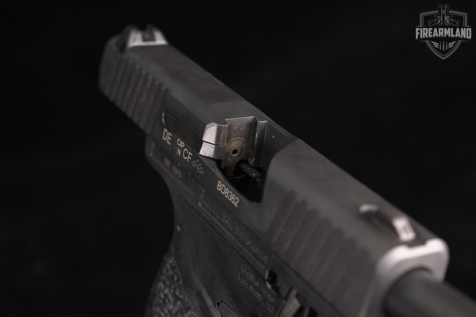 Walther PPS M2 9mm 3.18" +2 MAGS, ORIG CASE & HOLSTER-img-11