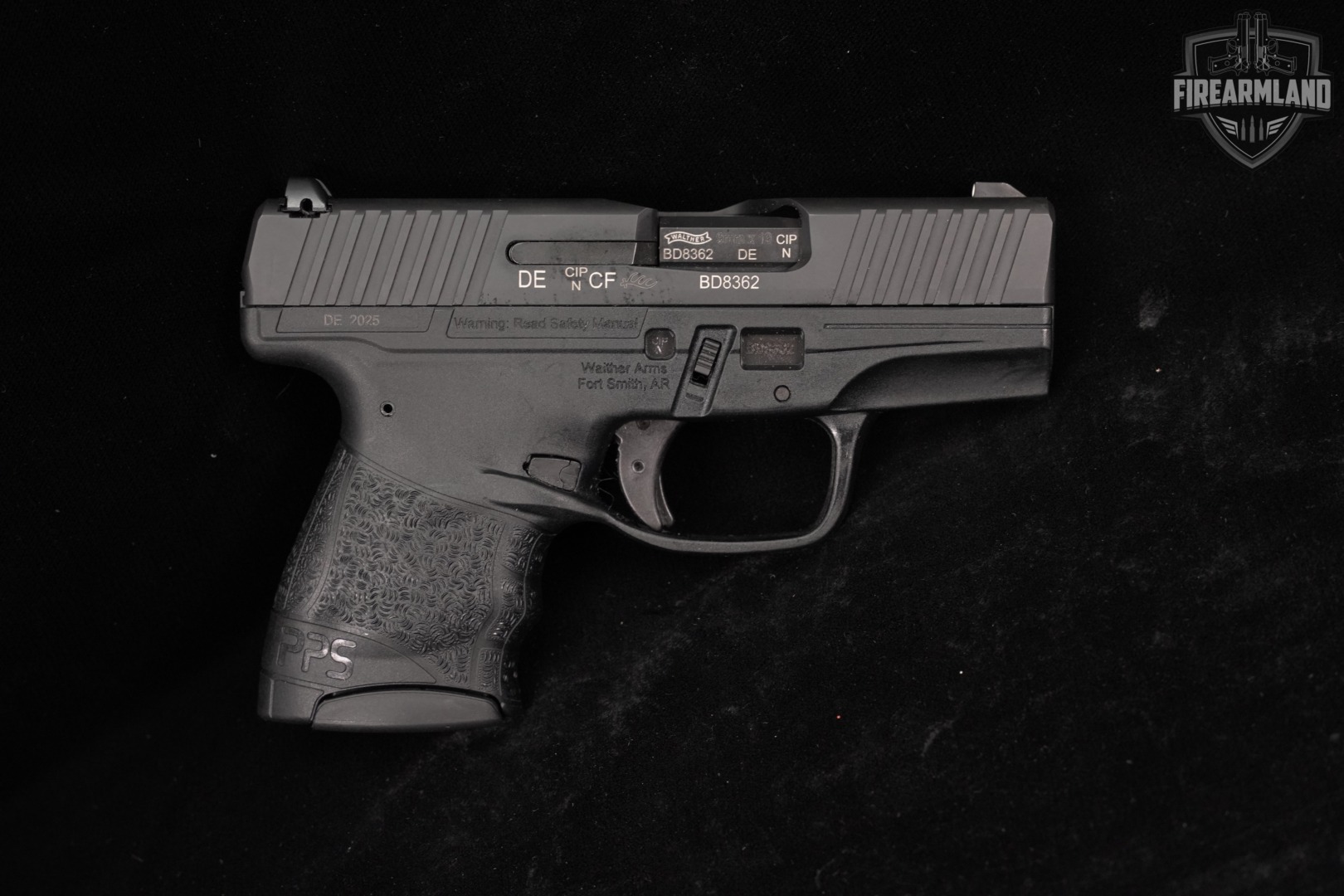 Walther PPS M2 9mm 3.18" +2 MAGS, ORIG CASE & HOLSTER-img-4