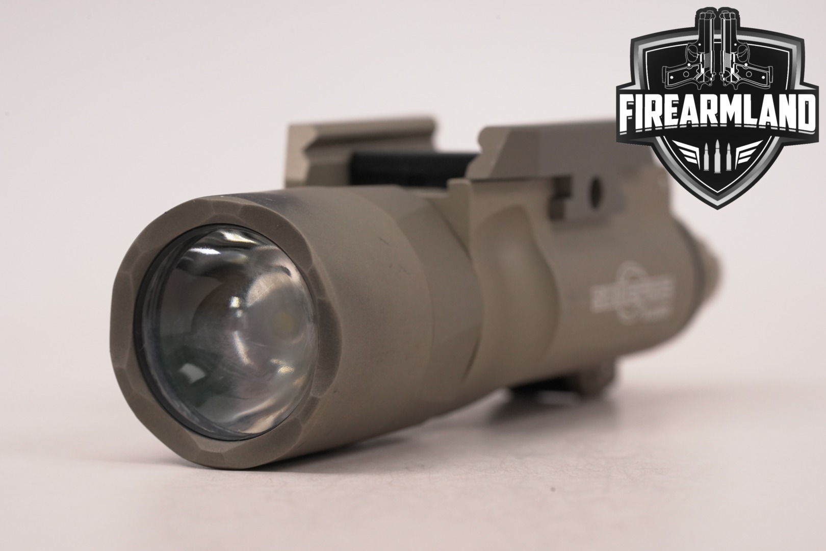 SureFire X300 Ultra in Good Condition Thumbnail
