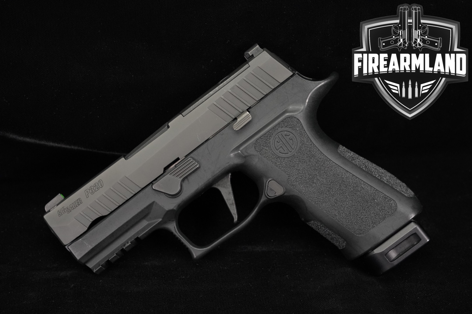 Sig Sauer P320 XCompact, XSeries 9mm Luger Black in Very Good Condition Thumbnail