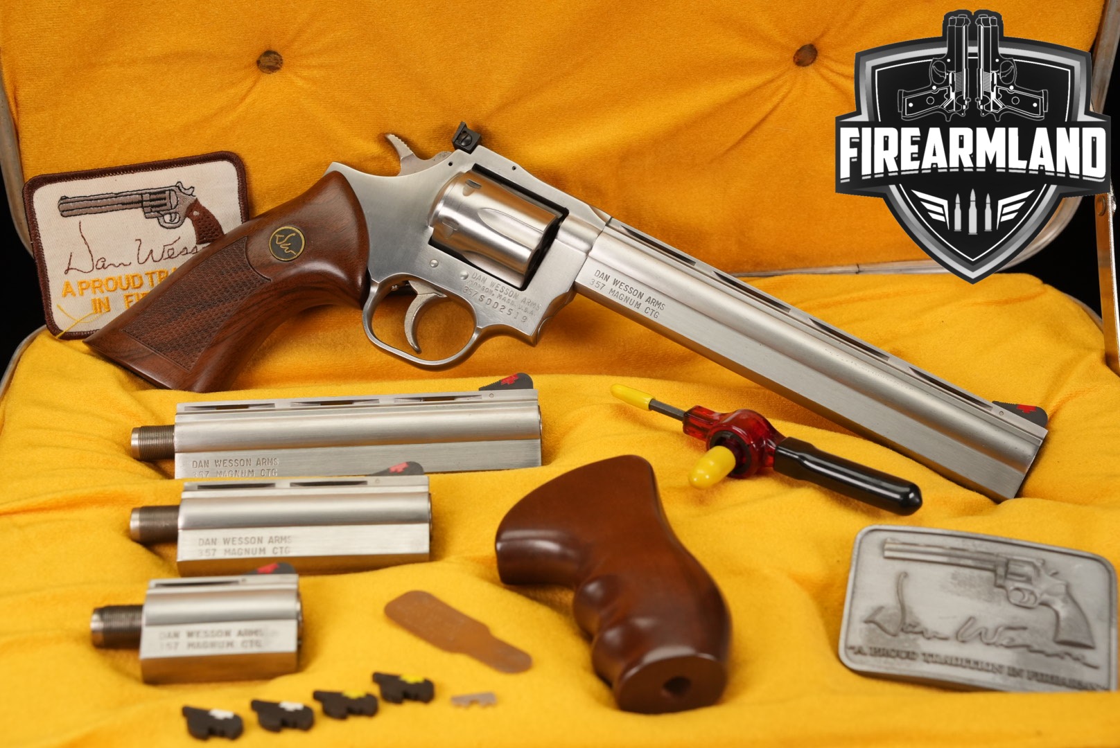 Dan Wesson Model 15 VH, Pistol Pac .357 Mag. Brushed Steel in Good Condition Thumbnail