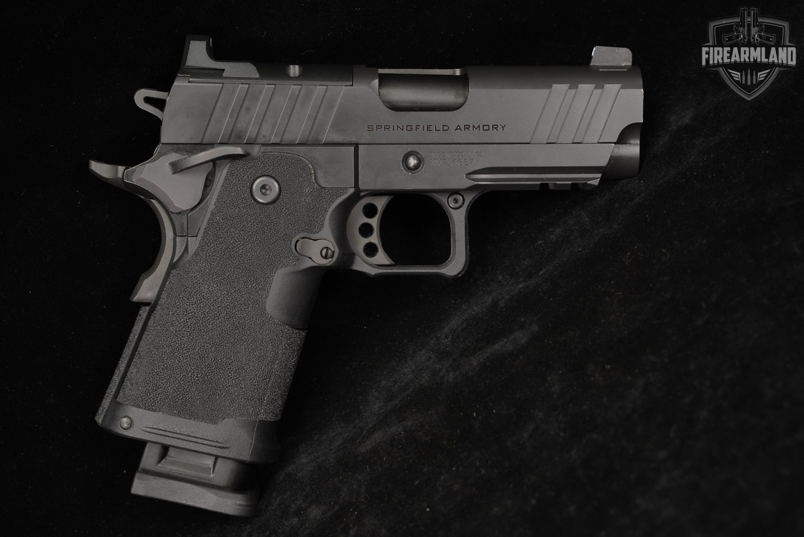 Springfield Armory 1911 DS Prodigy Compact 3.5" AOS 9mm +3 MAGS & ORIG CASE-img-3