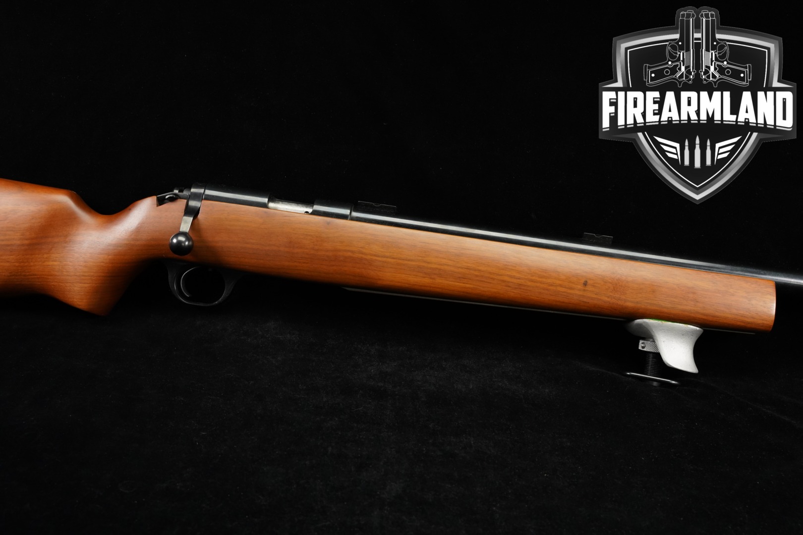 Harrington & Richardson (H&R) Model 5200 .22 LR Blued & Walnut in Very Good Condition Thumbnail