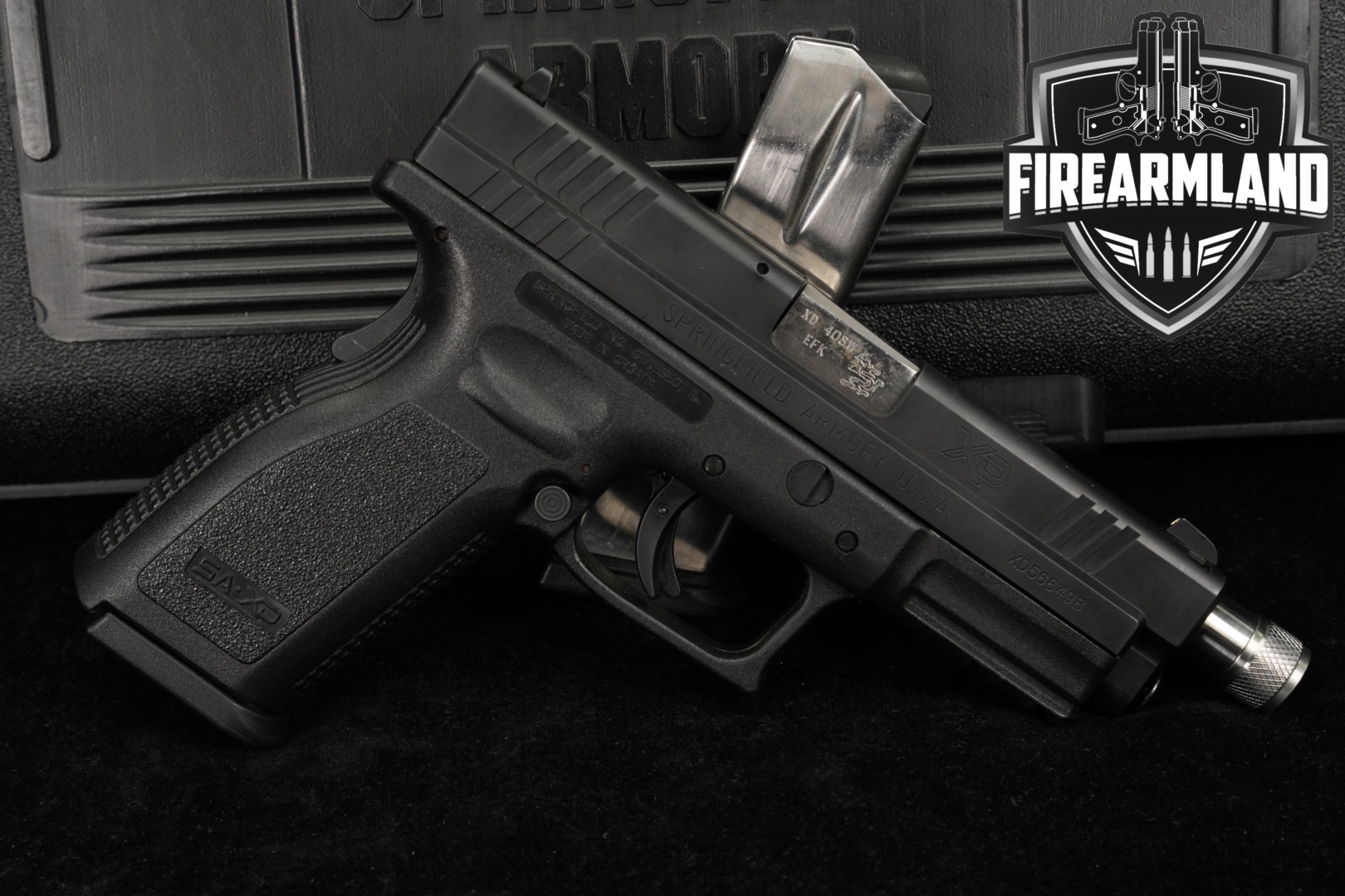 Springfield Armory XD-40 Service Model .40 S&W Black in Good Condition Thumbnail
