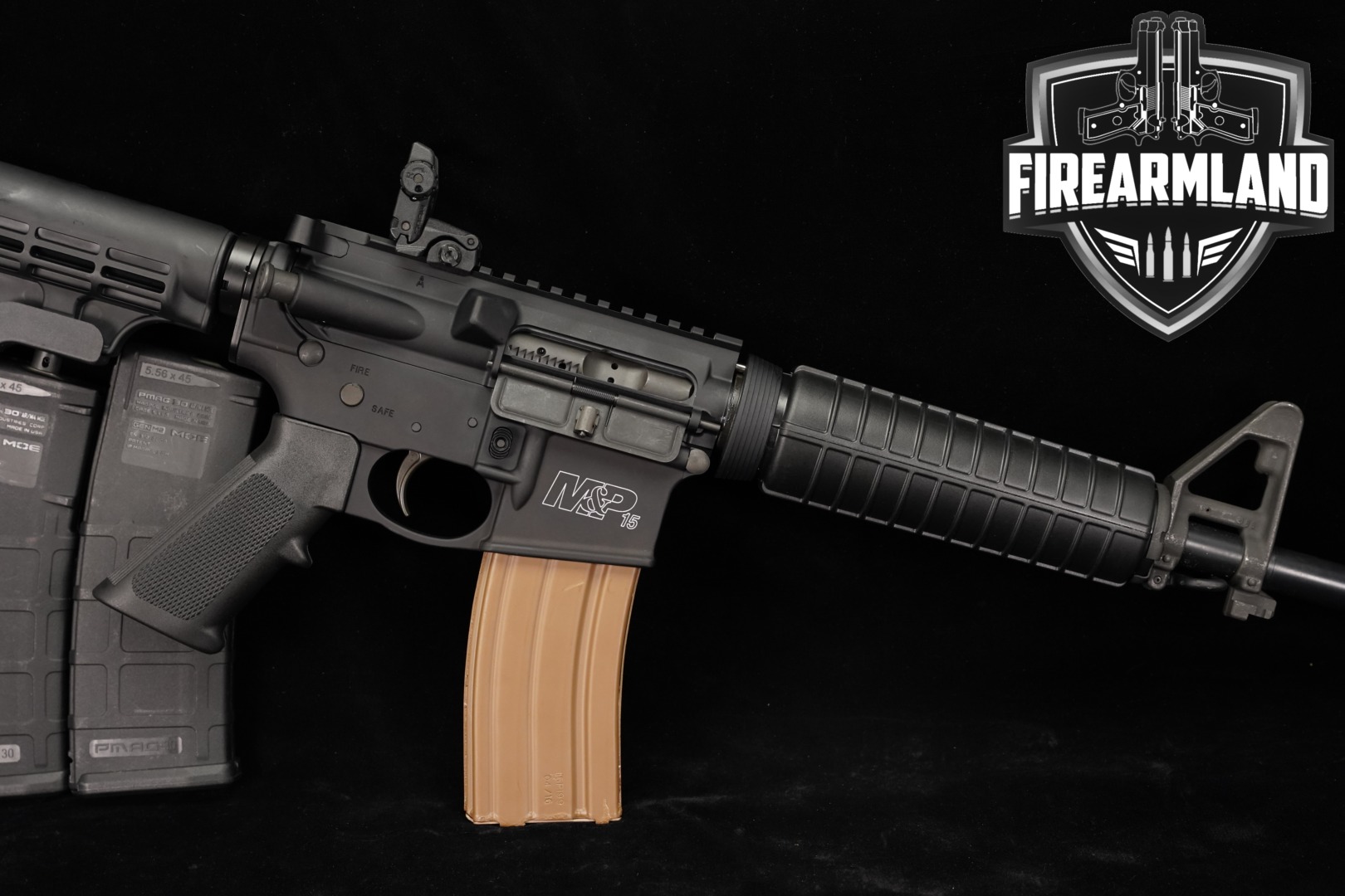 Smith & Wesson (S&W) M&P-15 5.56mm NATO Black in Very Good Condition Thumbnail