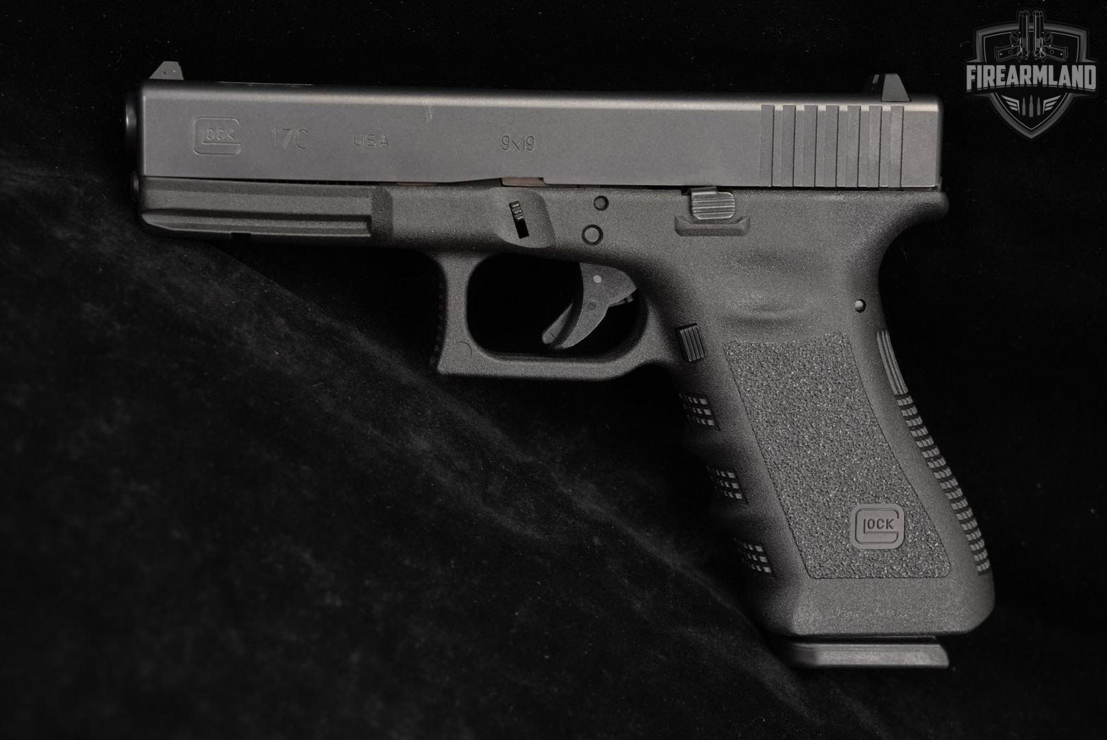 Glock 17C Gen3 G17C Gen 3 9mm COMP 4.49" +2 MAGS & ORIG CASE-img-3