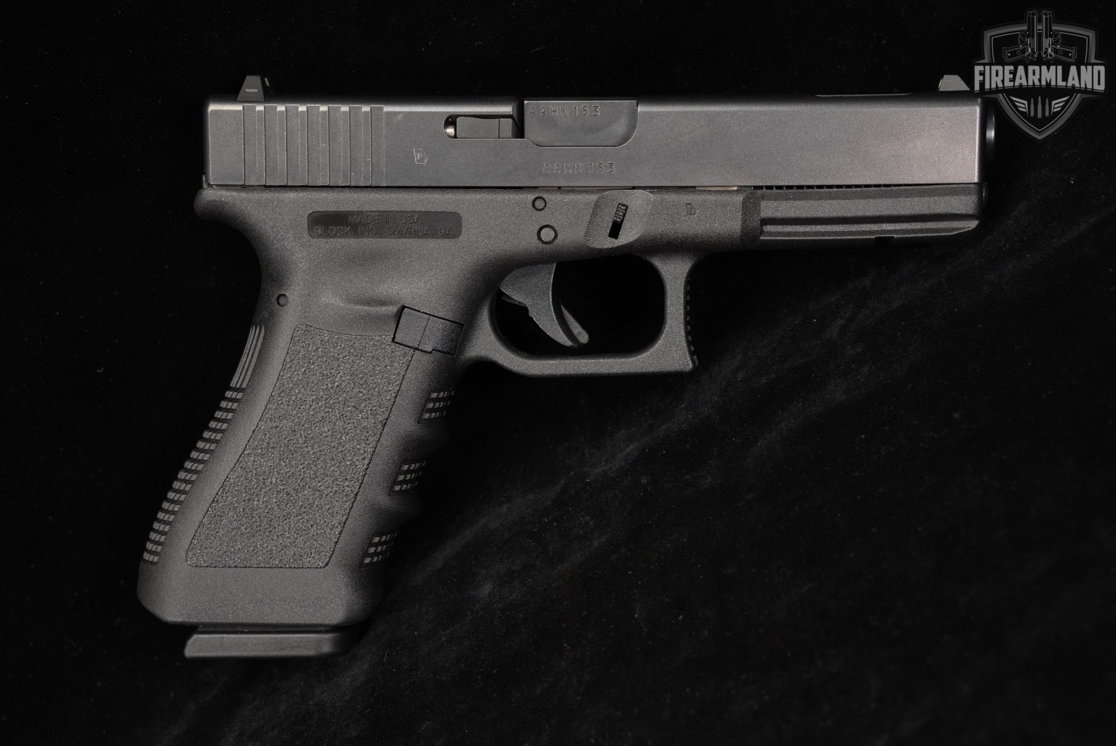 Glock 17C Gen3 G17C Gen 3 9mm COMP 4.49" +2 MAGS & ORIG CASE-img-4