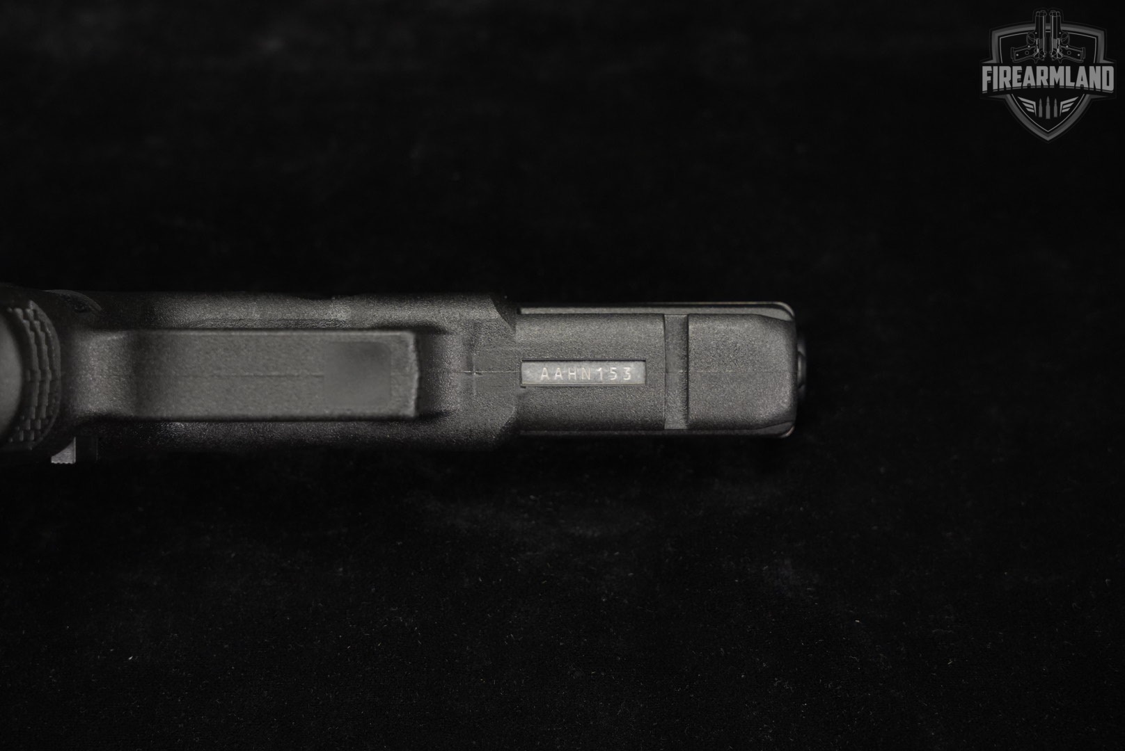 Glock 17C Gen3 G17C Gen 3 9mm COMP 4.49" +2 MAGS & ORIG CASE-img-6