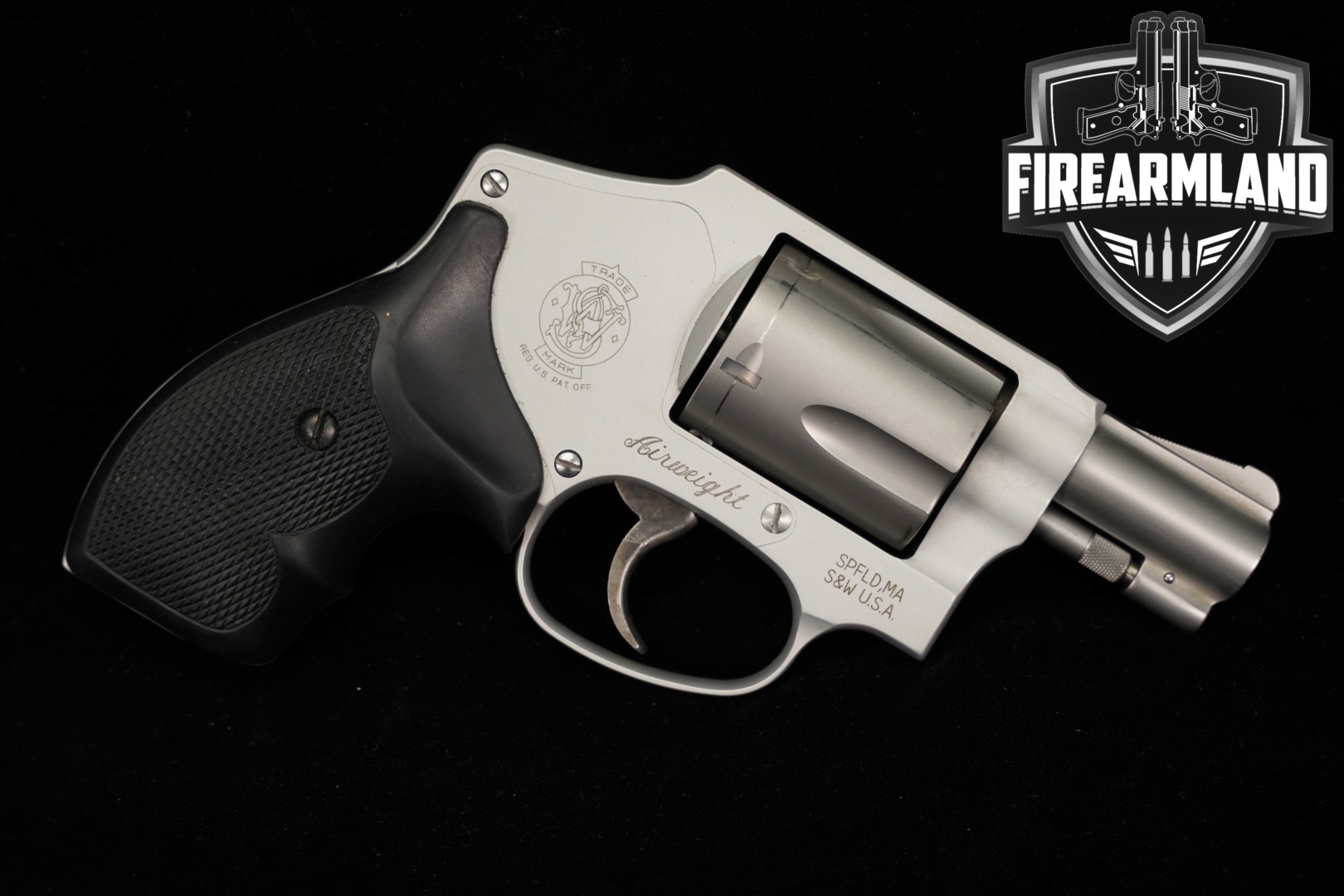 Smith & Wesson (S&W) Model 642-2 Airweight .38 Spl. Stainless in Very Good Condition Thumbnail