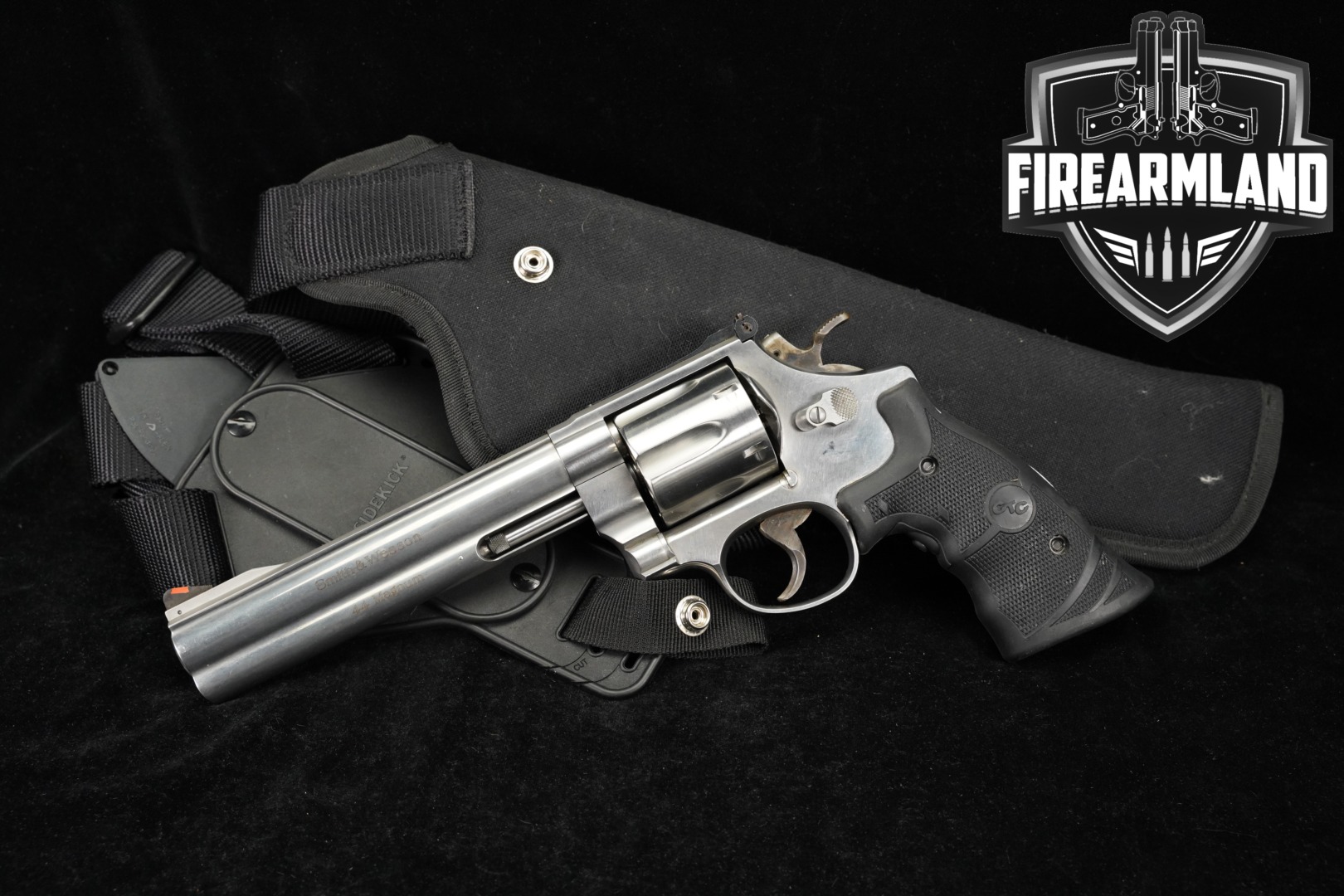 Smith & Wesson (S&W) Model 629-4 Classic .44 Rem Magnum Satin Stainless in Very Good Condition Thumbnail